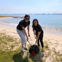 Beautiful Trash Pickers