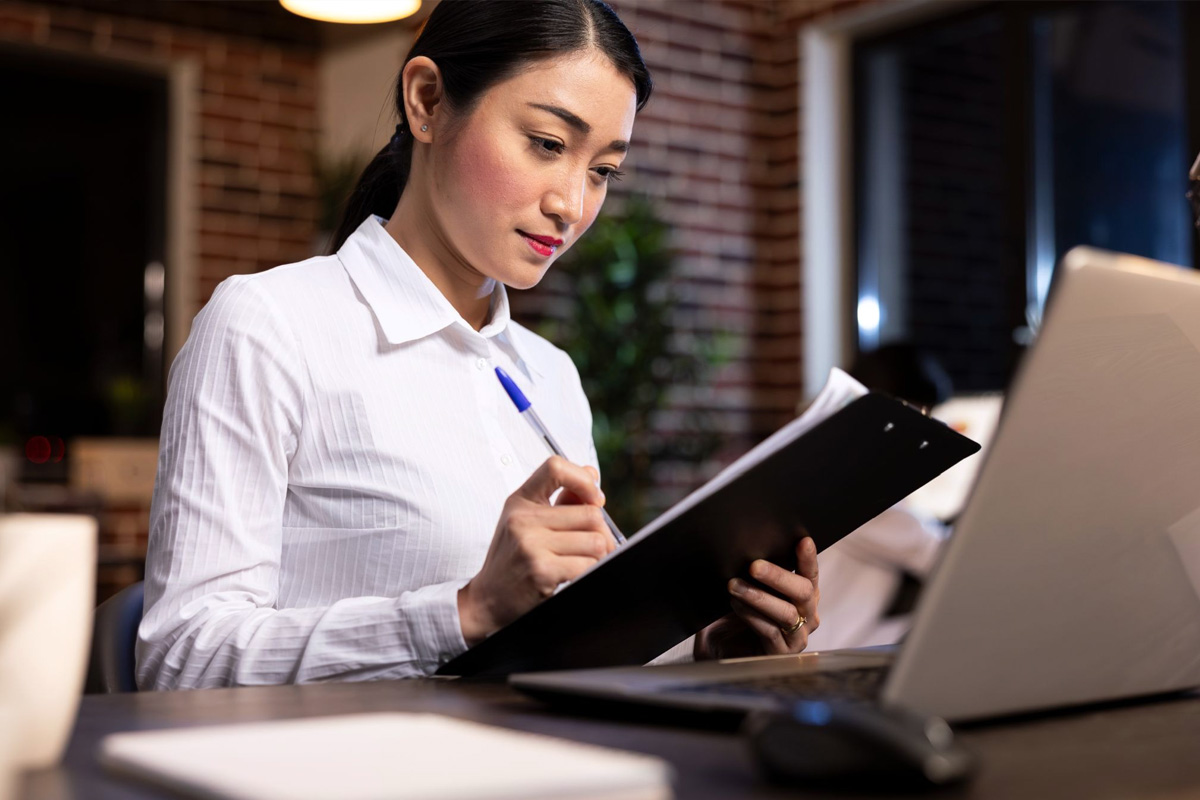 Outsource GST Filing Singapore for Accurate Returns A tax professional preparing outsourced GST returns for a Singapore SME